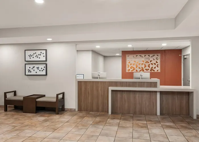 Candlewood - Northwest Chicago By Ihg Hotel 2*