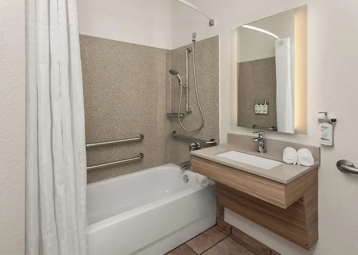 Candlewood - Northwest Chicago By Ihg Hotel
